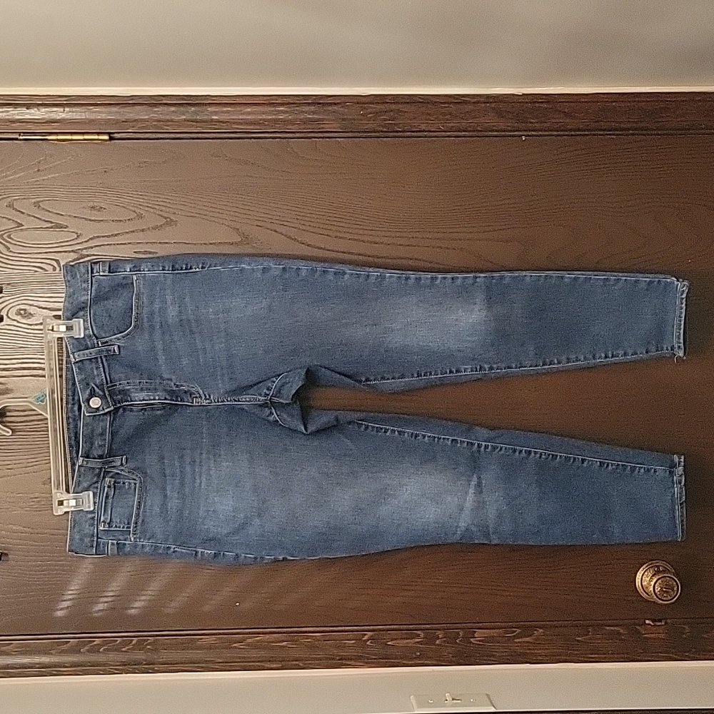 GAP Size 34 (18R) Mid-Rise Universal Jeggings